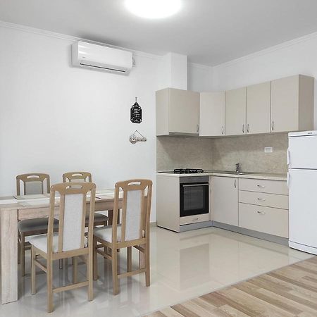One Bedroom Apartment Gogo With Private Parking ネウム エクステリア 写真