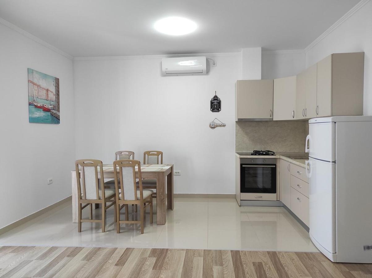One Bedroom Apartment Gogo With Private Parking ネウム エクステリア 写真