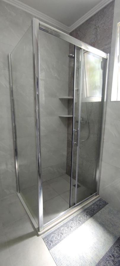 One Bedroom Apartment Gogo With Private Parking ネウム エクステリア 写真