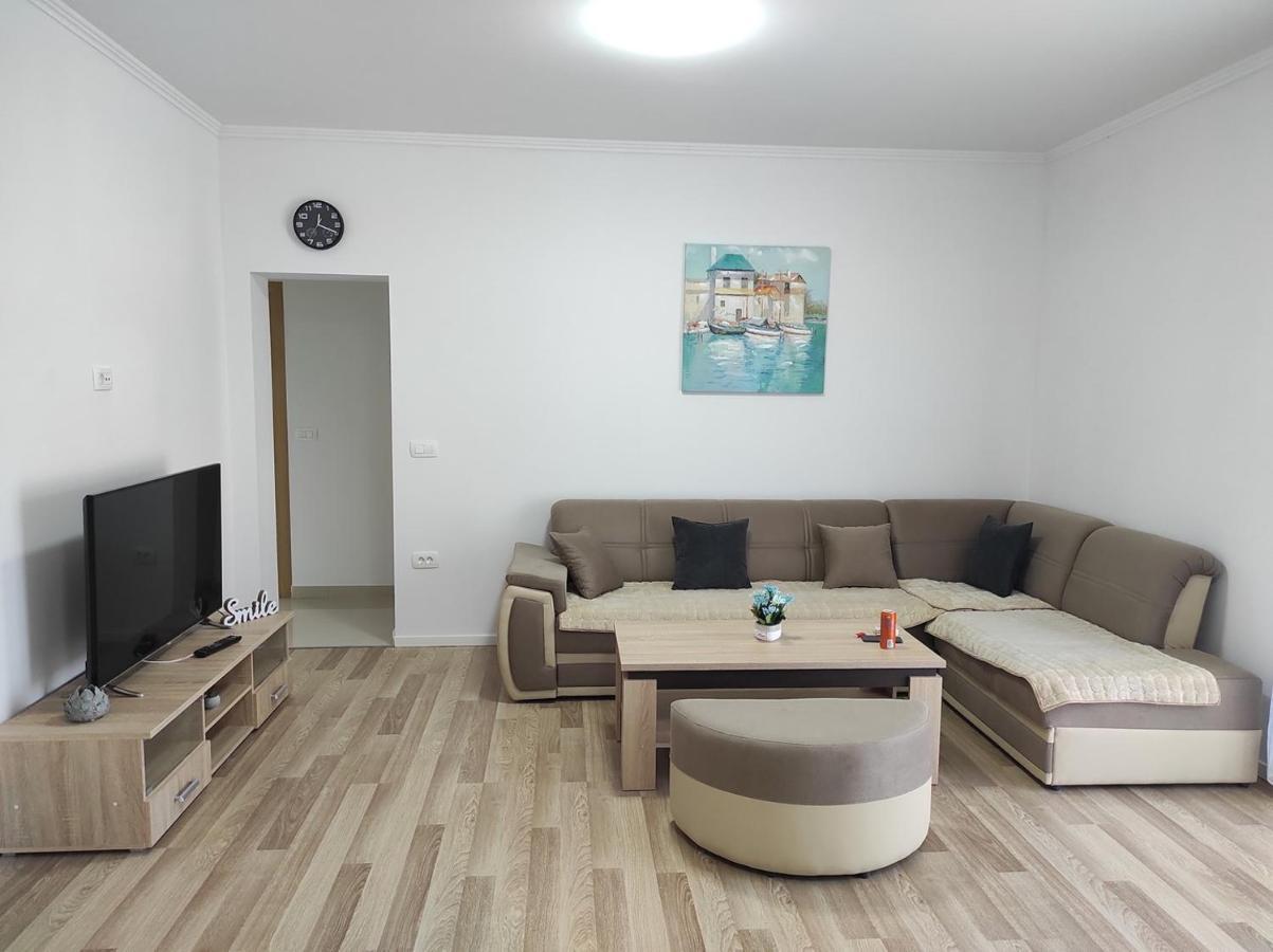 One Bedroom Apartment Gogo With Private Parking ネウム エクステリア 写真