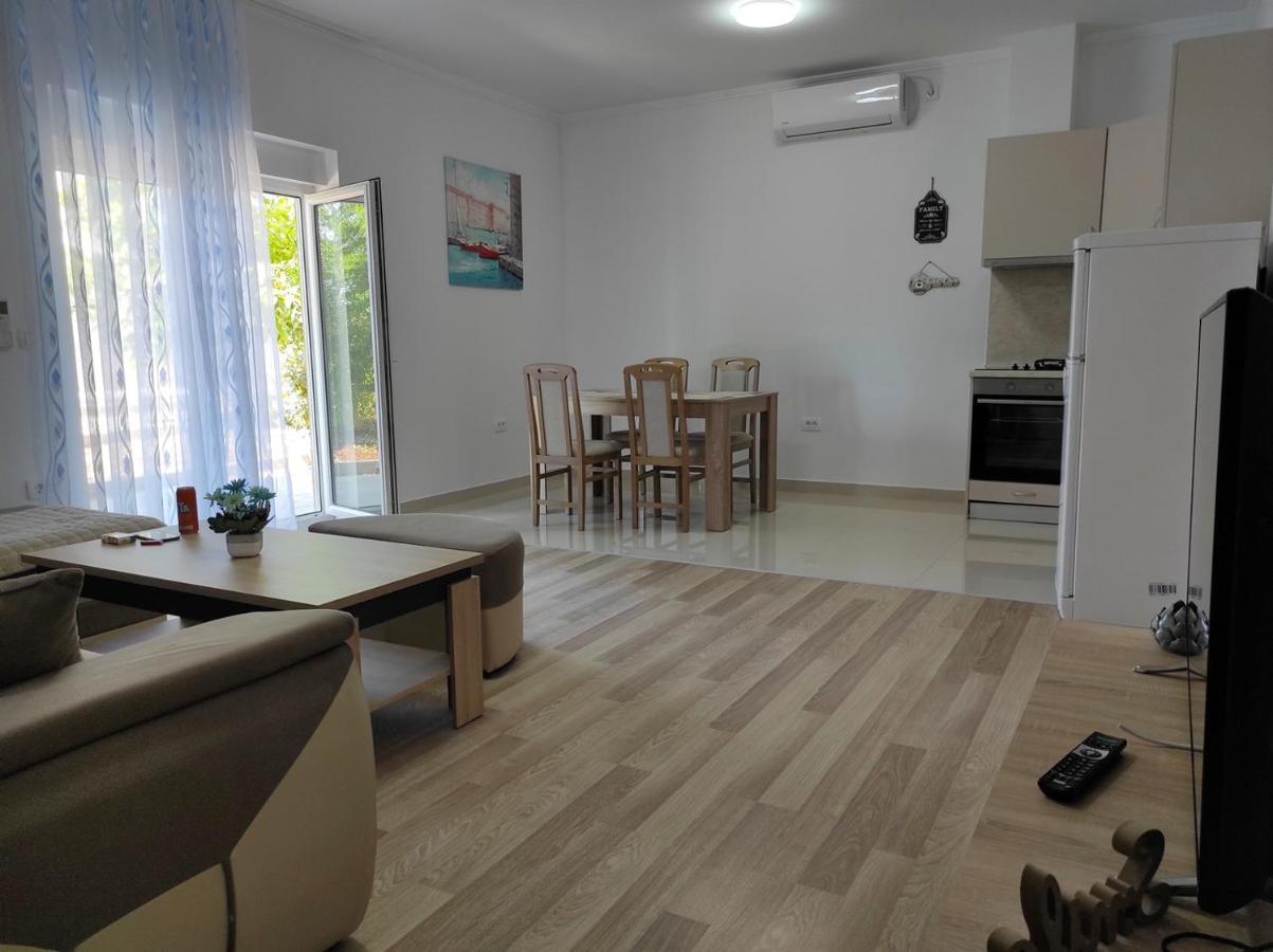 One Bedroom Apartment Gogo With Private Parking ネウム エクステリア 写真