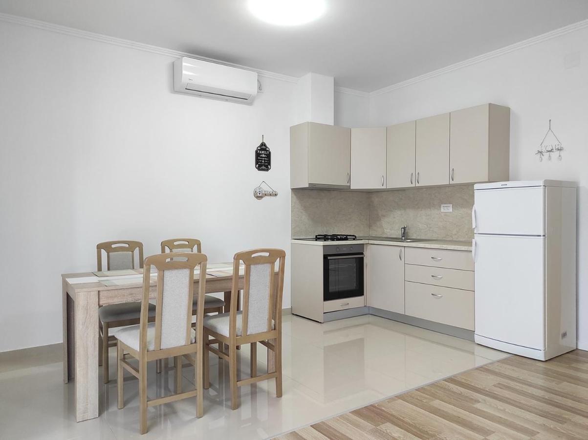 One Bedroom Apartment Gogo With Private Parking ネウム エクステリア 写真
